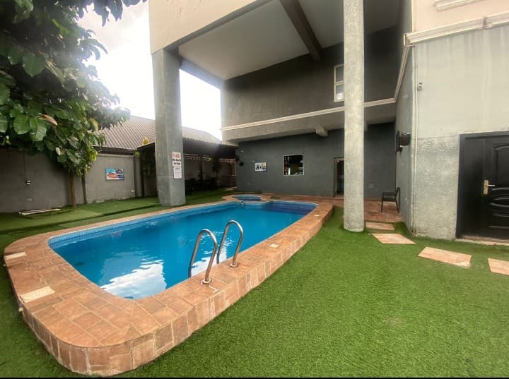 Residency hotel pool bar 